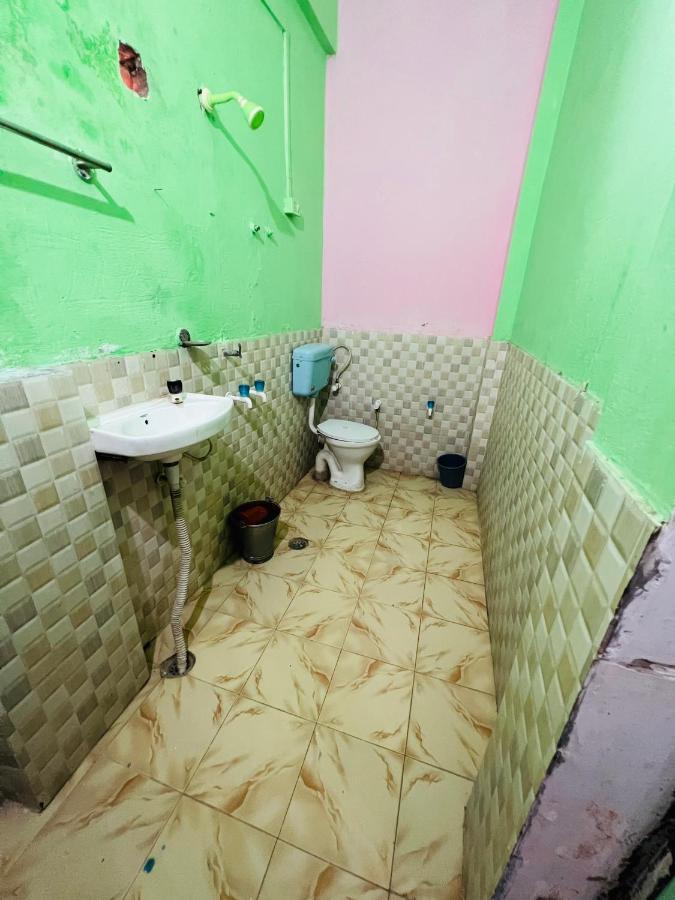 Shreenathji haveli Hotel Naimisharanya Buitenkant foto